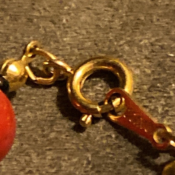 Vintage Avon necklace red, black, and white. Different size beads. - Picture 9 of 10